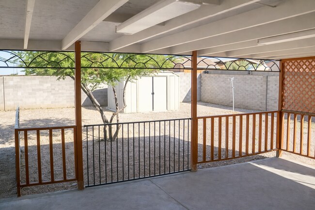 Photo - 5443 E Lester St