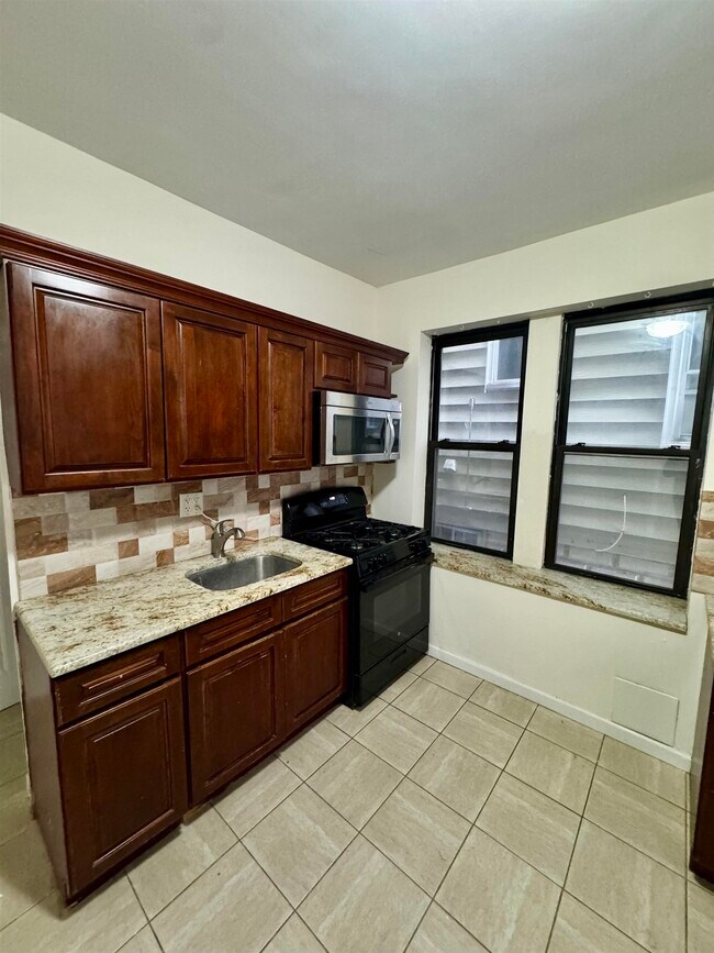 Photo - 250 Avenue B Unit 2