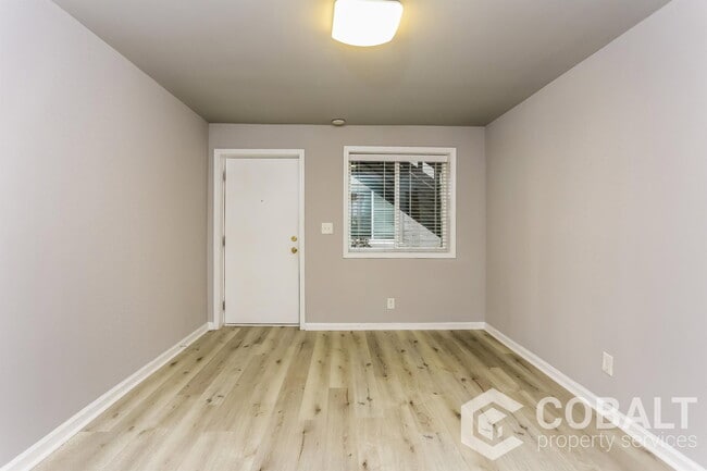 Photo - 271 Glen Iris Dr NE Unit 3a
