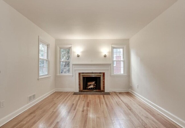 Photo - 1926 N Underwood St