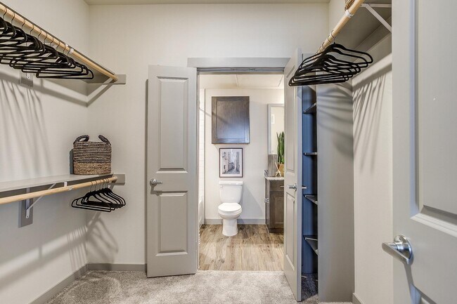 Photo - Chisholm Trace