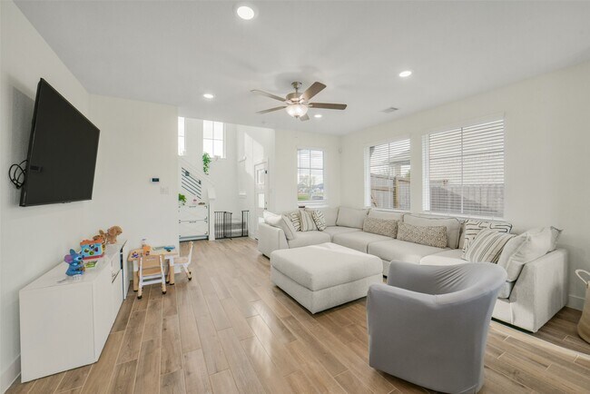 Photo - 7834 Swooping Swallow Ln