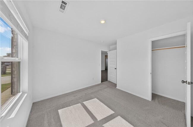 Photo - 2709 Major St