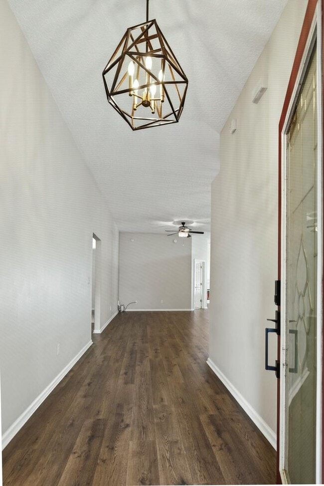 Photo - 1727 Canopy Oaks Dr