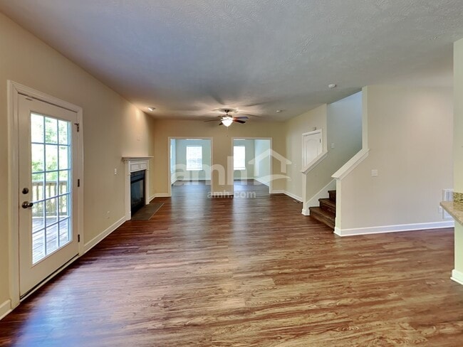 Photo - 6947 Calderwood Dr