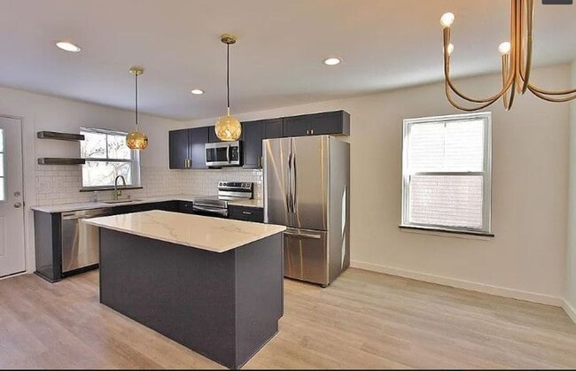 Photo - Style, comfort, & convenience---perfectly packaged!