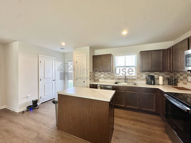 Photo - 134 Monmouth St