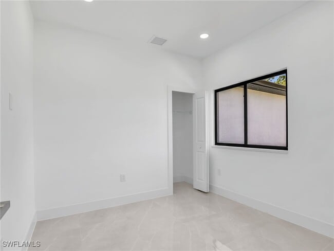 Photo - 2811 Cerito Ave N