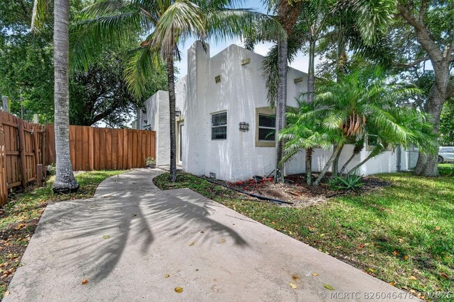 Photo - 1005 Selkirk St
