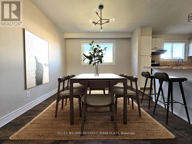 Photo - 976 Timmins Gardens