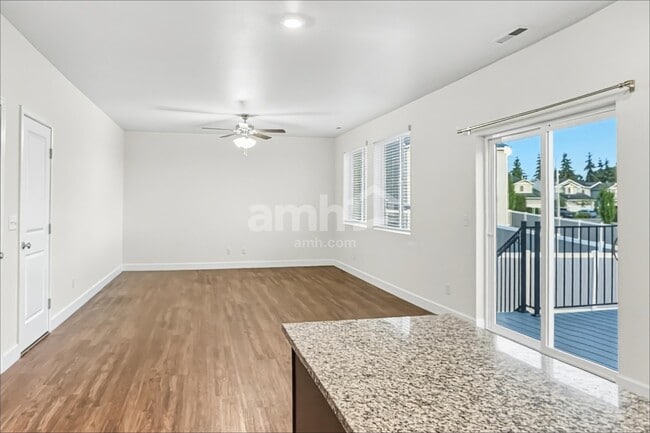 6906 35th Pl NE