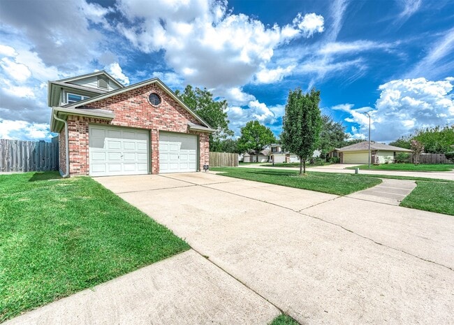 Building Photo - 20502 Cocoplum Dr