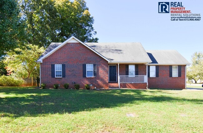Building Photo - All brick 3 bd home with attached garage a...