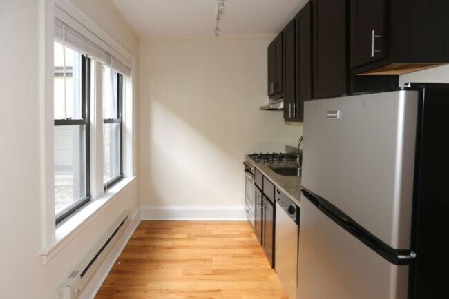 Photo - 4731 N Hermitage Ave Unidad J05W