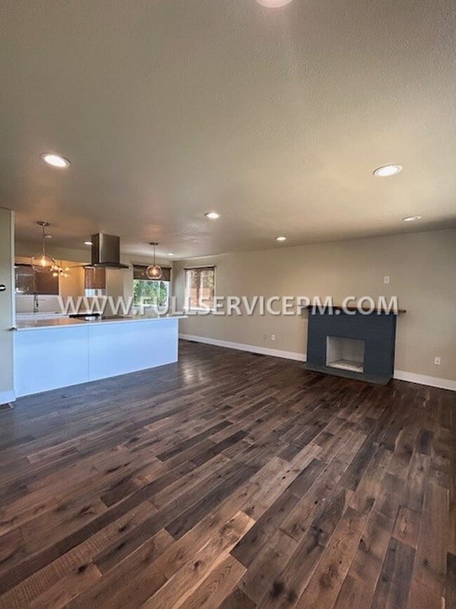 Photo - Exceptional South Beacon Hill 3 BD 2 BA! Huge Deck!