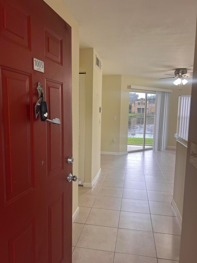 Building Photo - 4847 Via Palm Lakes Unit 1005