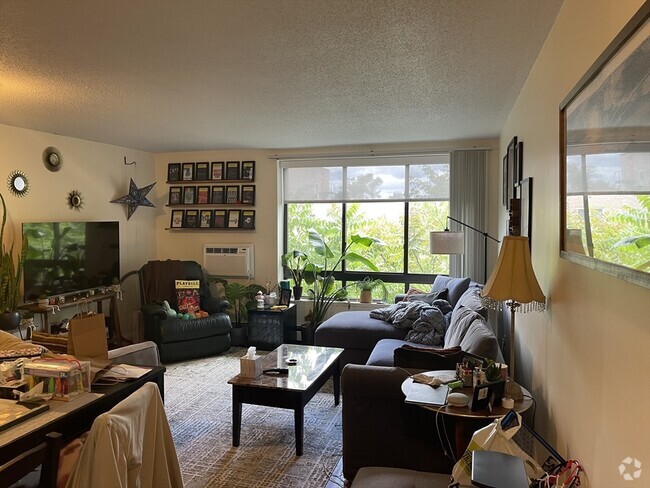 Building Photo - 109-111 Tremont St Unit 402 Rental