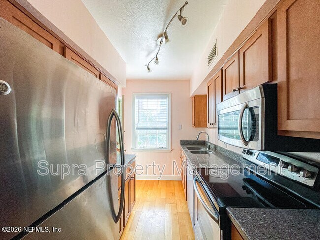 Photo - 1550 Palm Ave Unit 1550