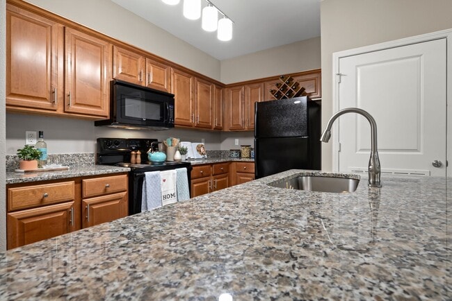 1HAB, 1BA - A1R/725 ft² - Cocina - Riverstone Apartments