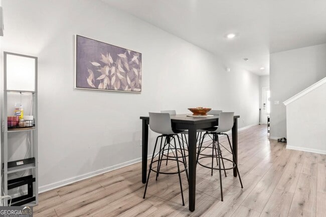 Photo - 1840 Fabian Wy SW