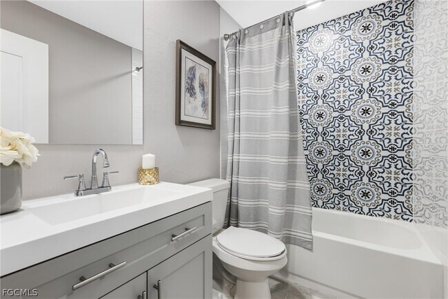 Photo - 1003 April Ln