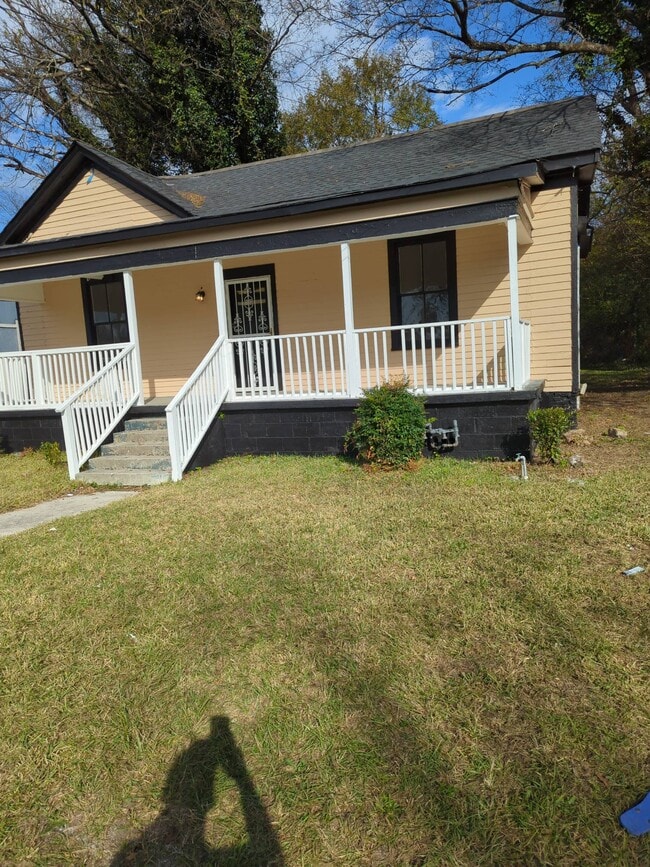 645 Rutherford Ave