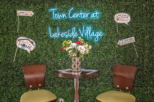 Apartamentos Town Center At Lakeside Village — foto de la comunidad