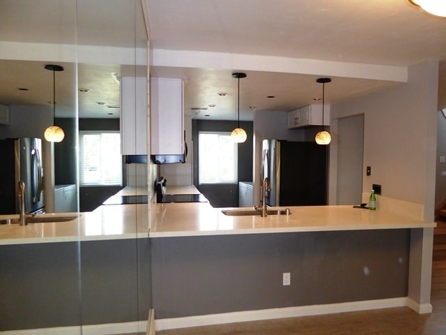 Building Photo - Upgraded End-Unit Townhome