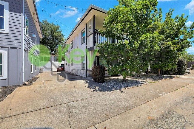 Photo - 2169 Perkins Way