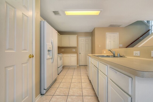 Photo - 7 Newberry Trail Ct