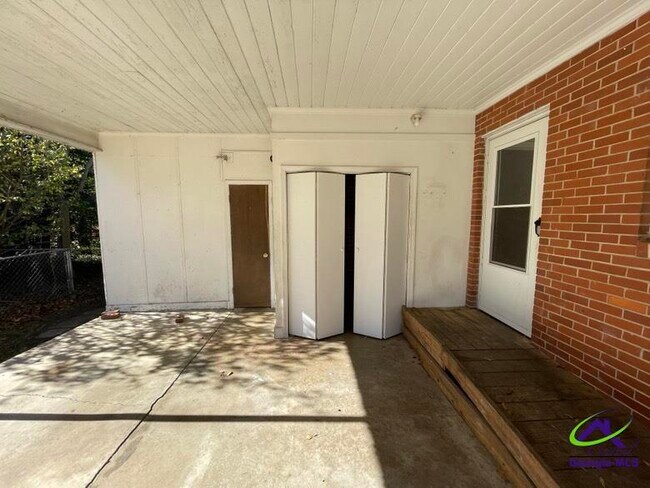 Photo - 107 Springdale Dr