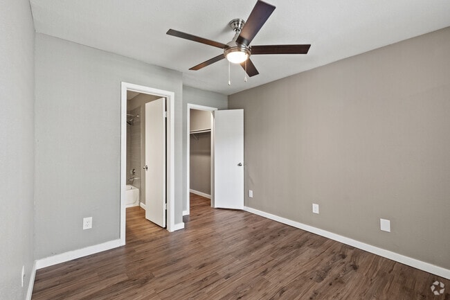 2BR, 2BA - 862SF - 1st Bedroom