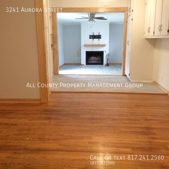 Photo - 3241 Aurora St