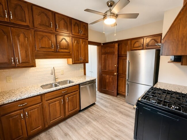 Photo - 2202 Waterbury Rd
