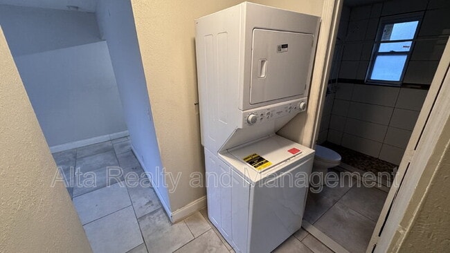 Photo - 1245 W 30th St Unit 4