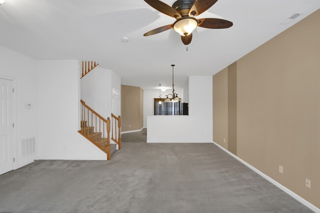 Photo - 131 Lady Bug Dr