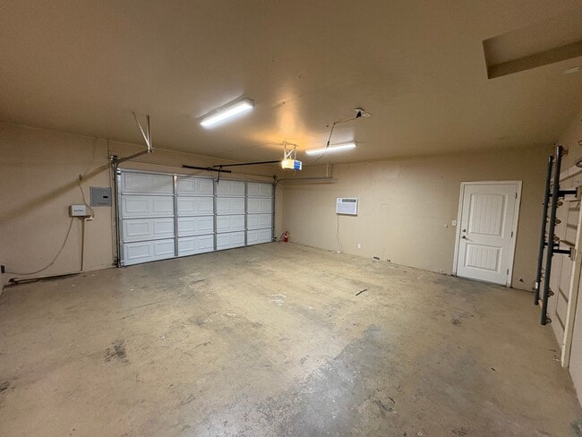 Photo - NW Visalia Home Near Country Club Available Now! *Private Showing Only*