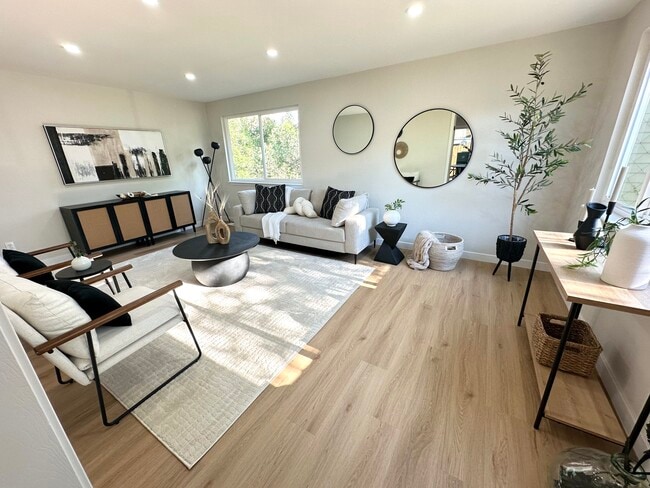 Photo - 140 Judson St