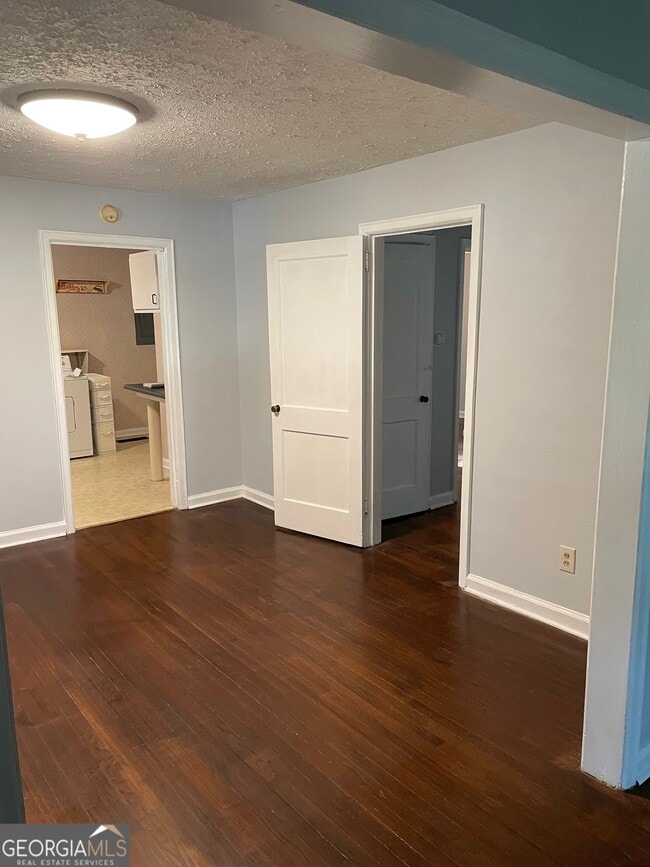 Photo - 1687 Beacon Hill Blvd NE