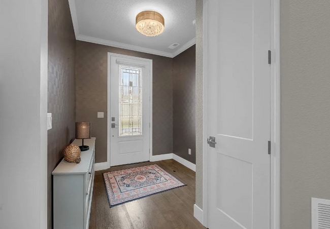 Photo - 2060 Lakeland Way