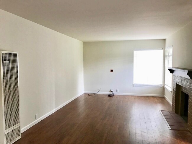 Photo - Spacious 3 Bed 1.5 Bath House Close to Val...