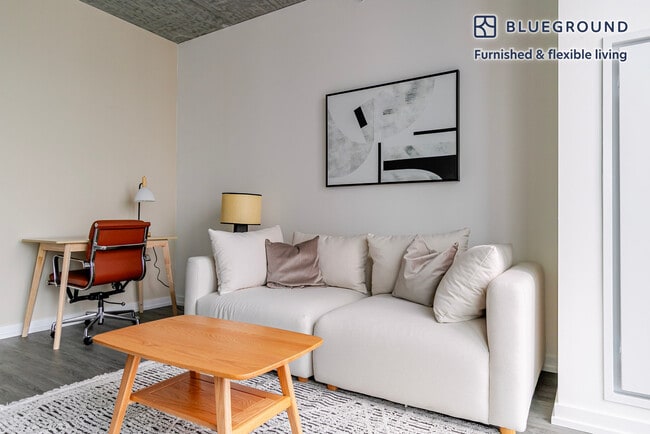 Photo - 460 W Chicago Ave Unit FL20-ID1352