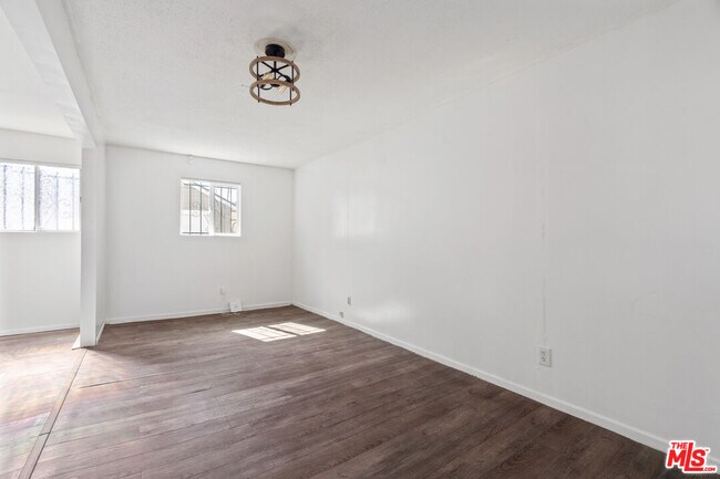 Photo - 932 1/2 California Ave