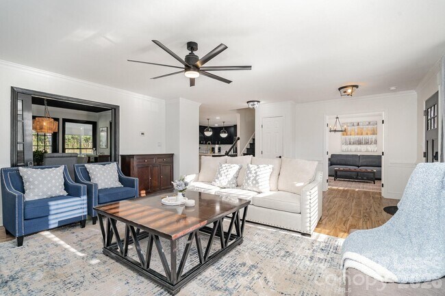 Photo - 8823 Dartmoor Pl