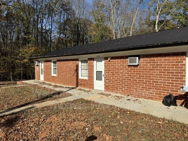 Building Photo - 402 School St Rental