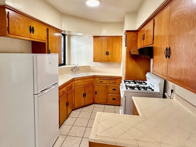 Building Photo - 1338 N Columbus Ave Unit A