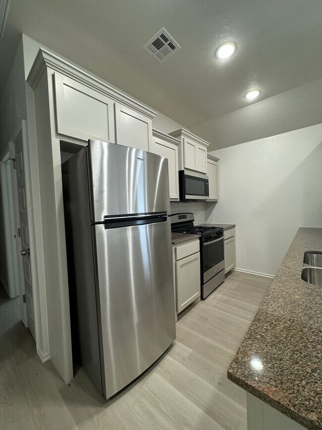 Photo - 1313 SW Wisconsin Ave Unidad 1313 SW Wisconsin Apt A