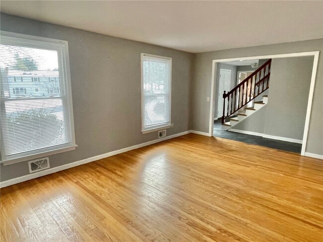 Photo - 107 Blackwatch Trail