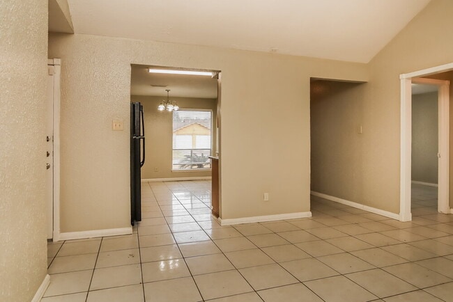 Photo - 2007 Deerhurst Ln