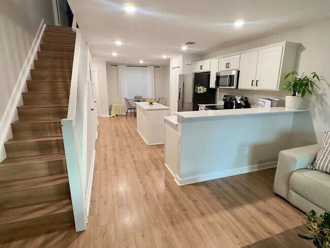 Photo - 5049 Genove Pl